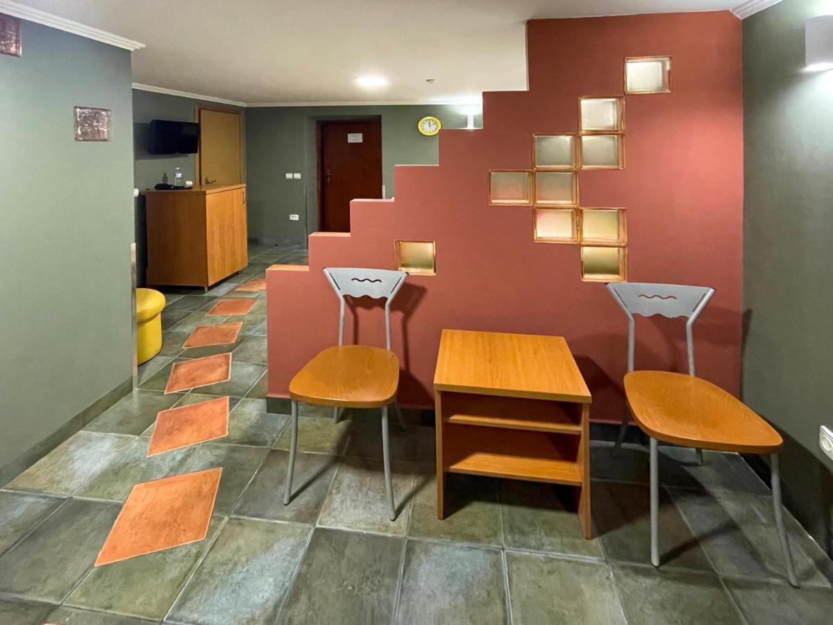 Economy Room In Hotel Eney Lviv Buitenkant foto