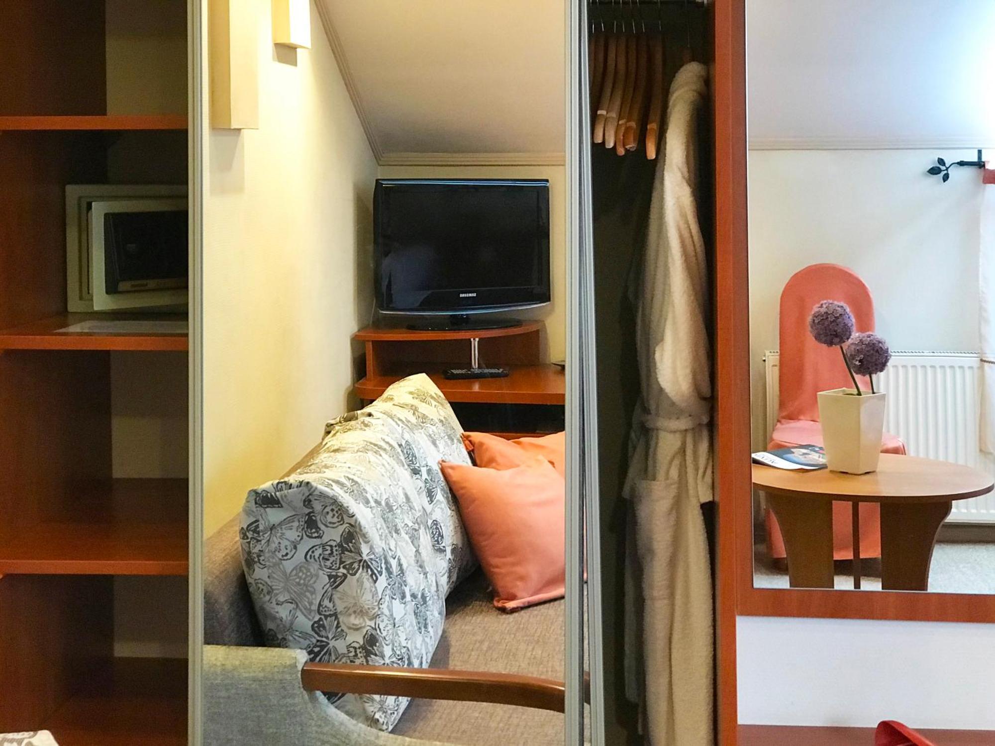 Economy Room In Hotel Eney Lviv Kamer foto