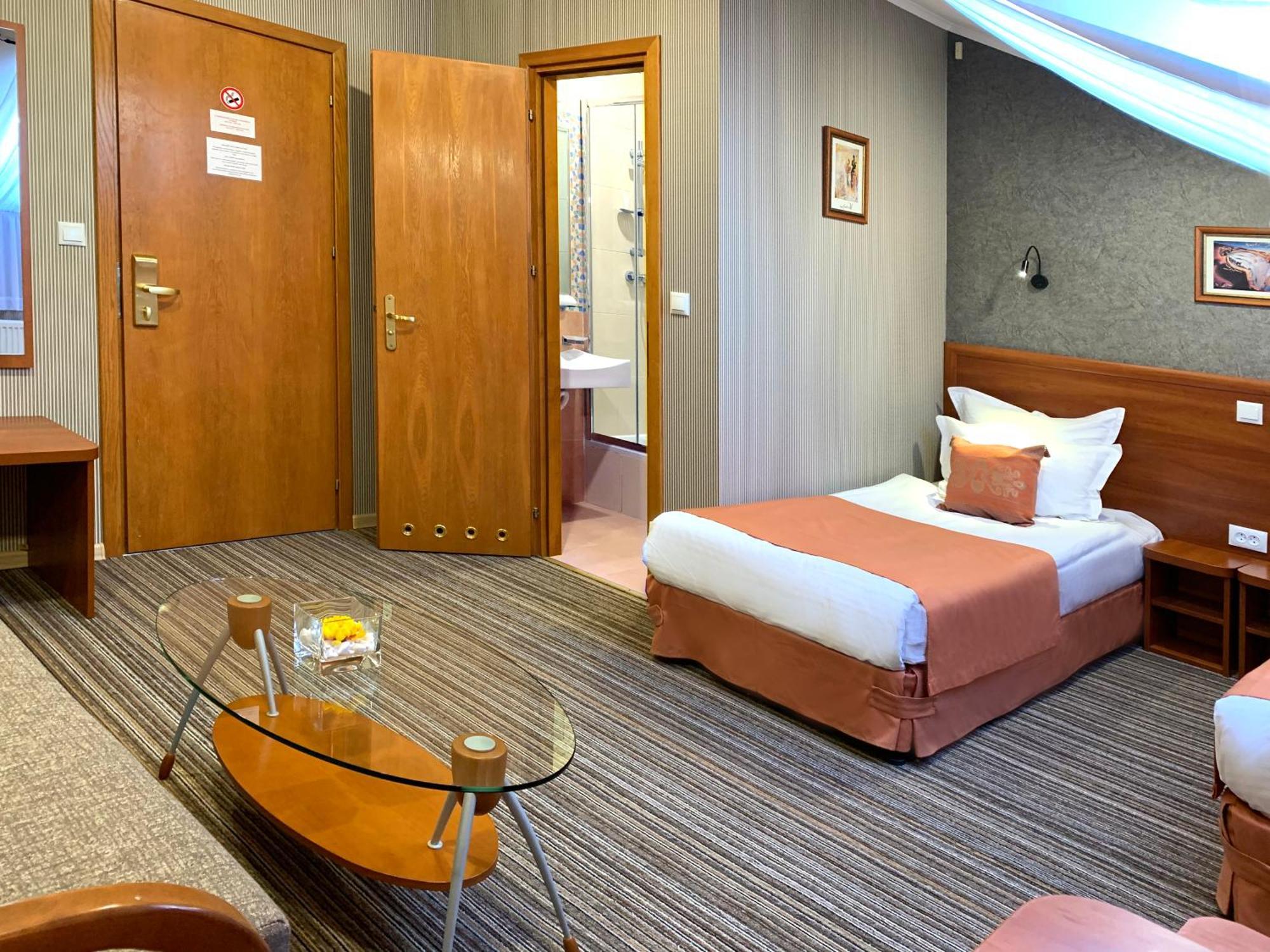 Economy Room In Hotel Eney Lviv Kamer foto